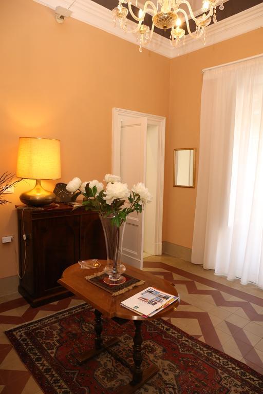 Bed and Breakfast Casa Elide Catania Exterior foto